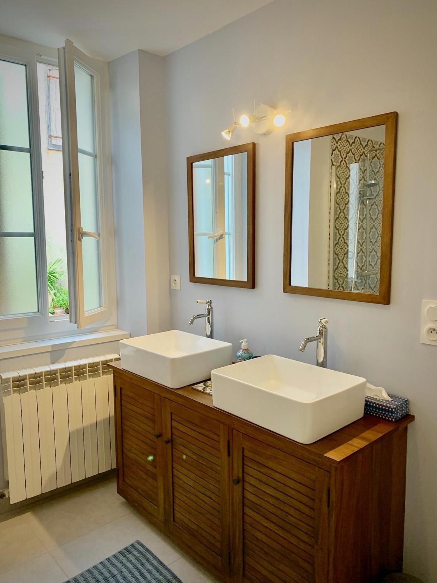 Beautiful Next To Garonne River!
